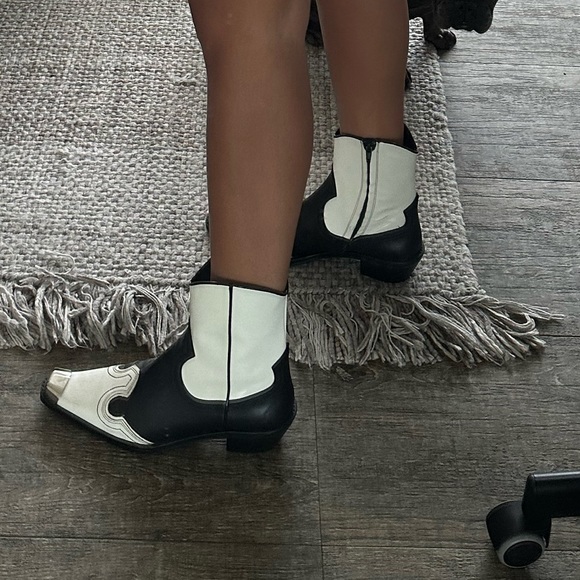Zara Limited Edition Boots - Picture 3 of 7